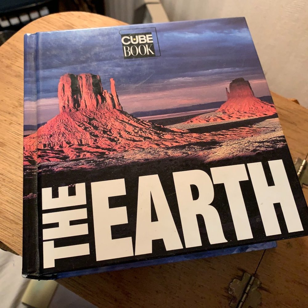 Cube Book The Earth